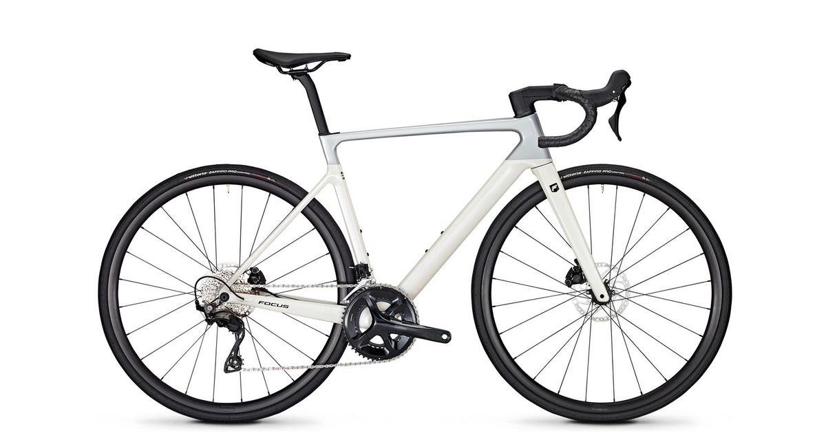Focus Izalco Max 8.7 Silver / White