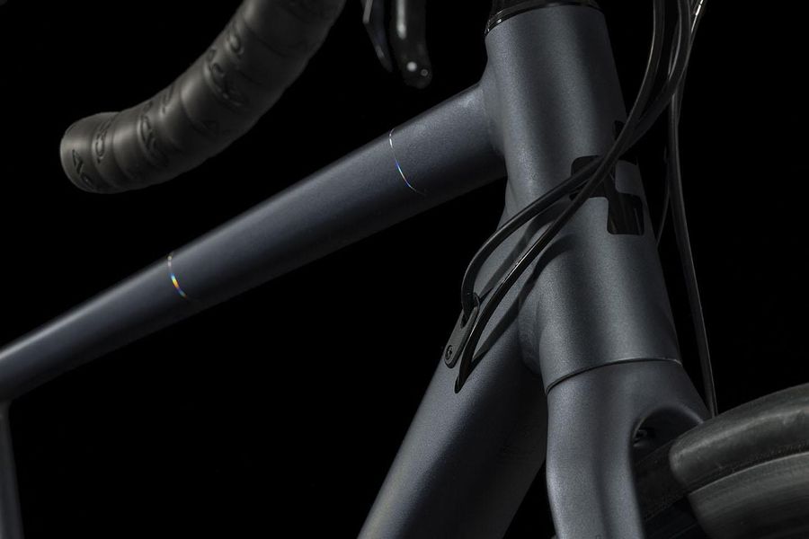 Cube axial race disc store