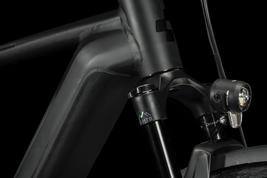 Cube kathmandu sale hybrid slt 2021