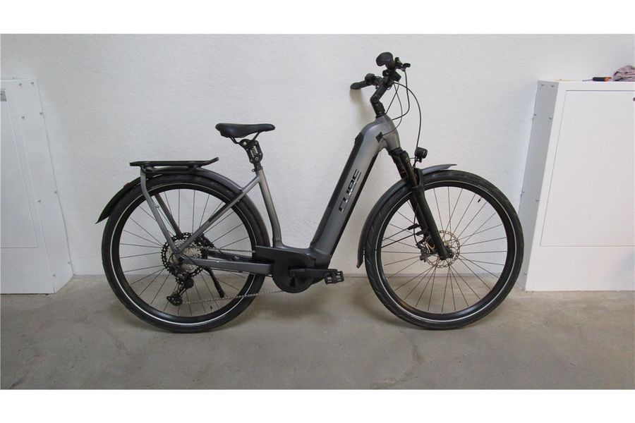 Cube kathmandu 2025 hybrid slt