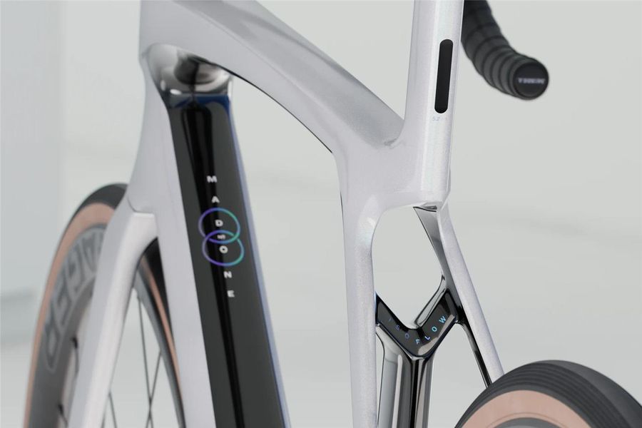 Trek Madone SL 6 Gen 8 White Prismatic