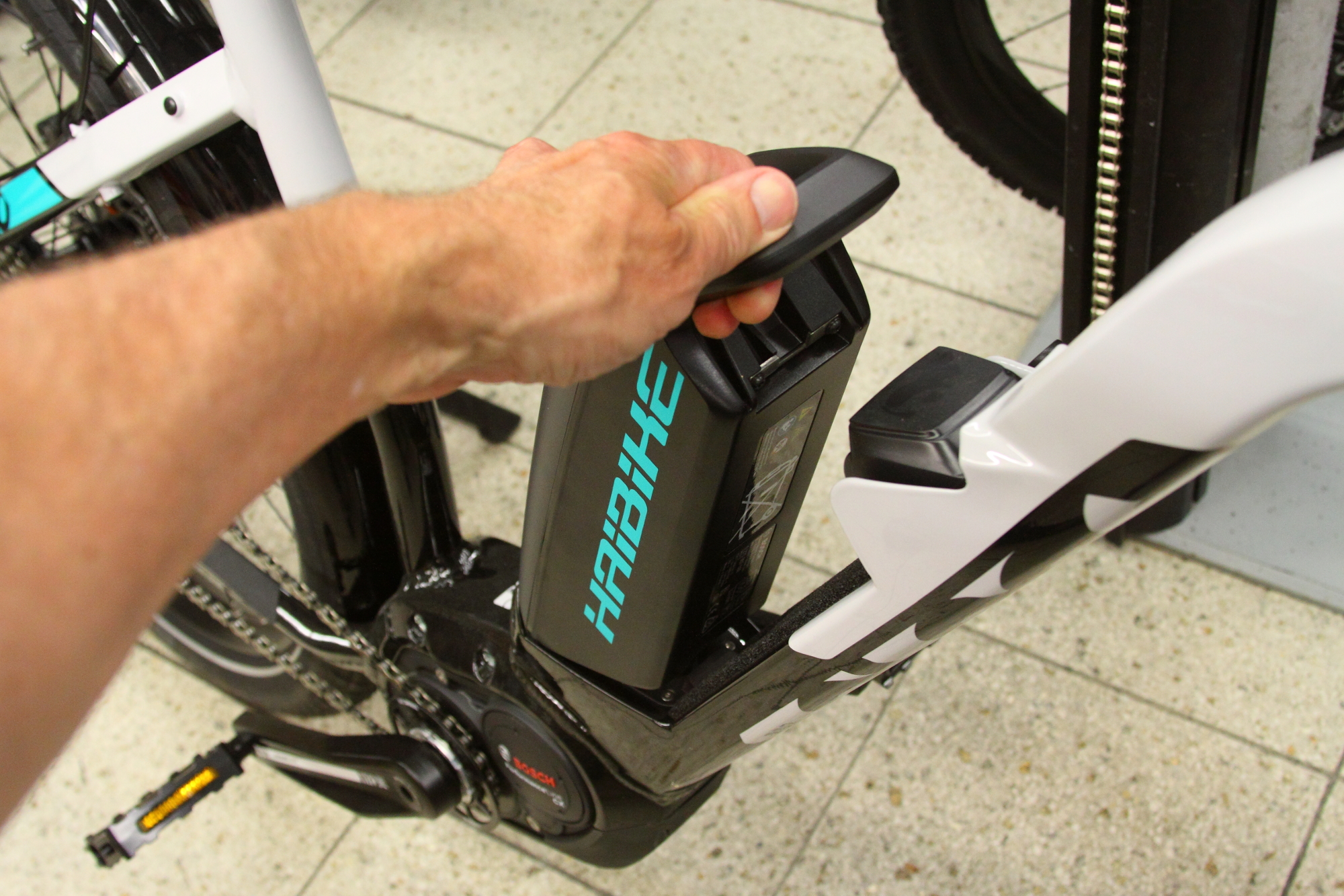 E-Bike-Akku laden » Tipps & Tricks zum richtigen Aufladen